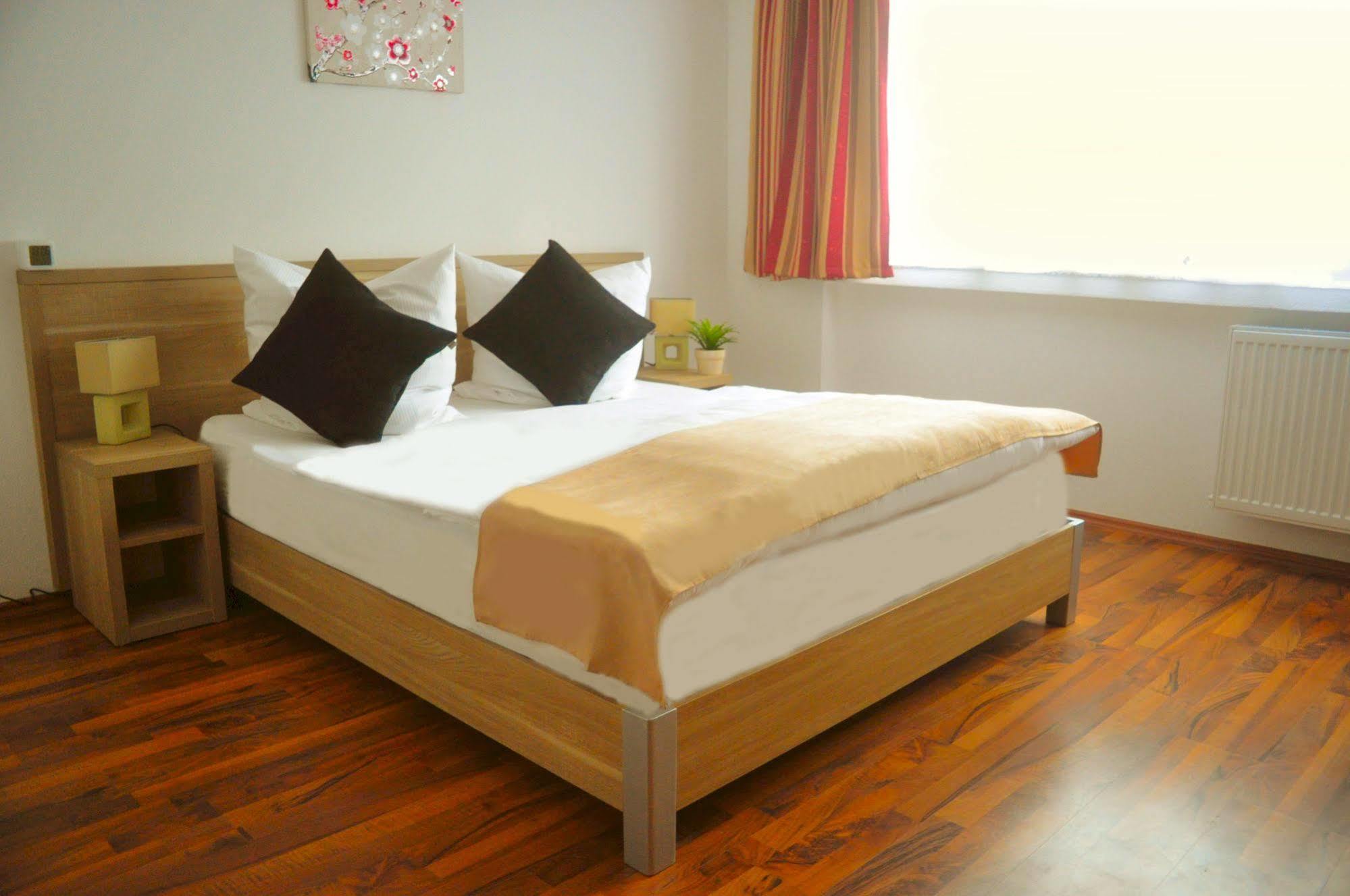 Hotel Platinium Аахен Екстериор снимка